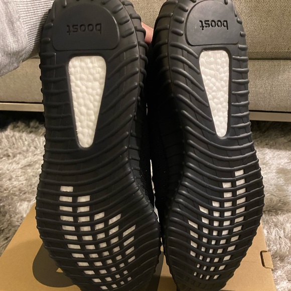YZY BOOST 350 V2  (New In Box) - Picture 5 of 8